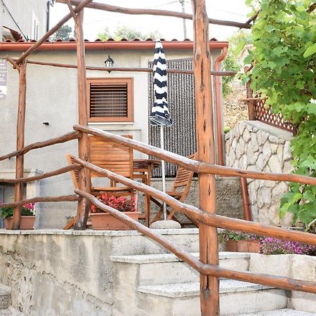 Apartment Anamarija Valun Ngoại thất bức ảnh