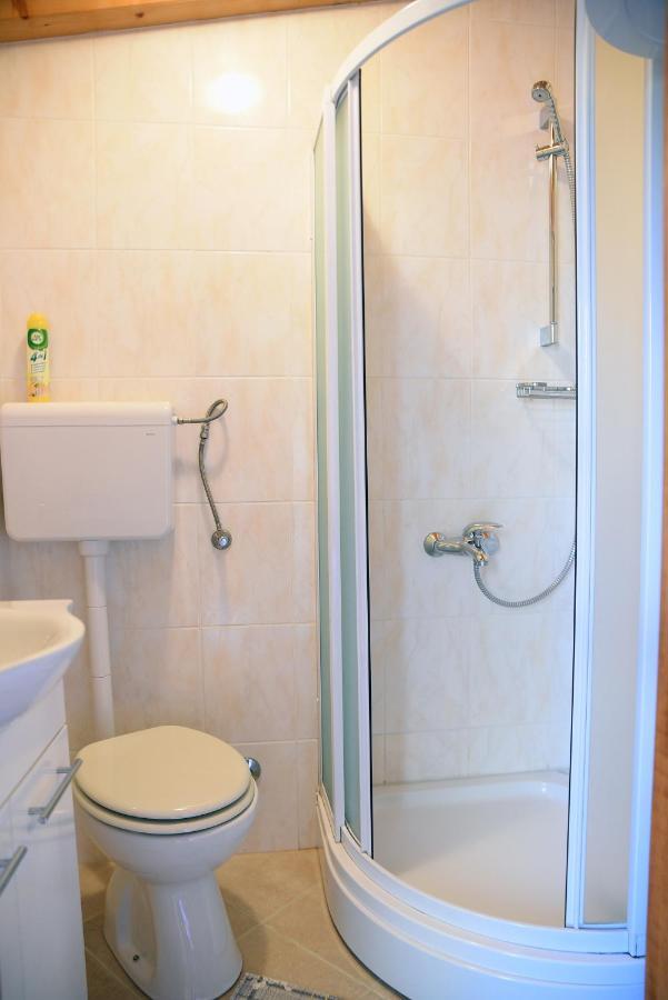Apartment Anamarija Valun Ngoại thất bức ảnh