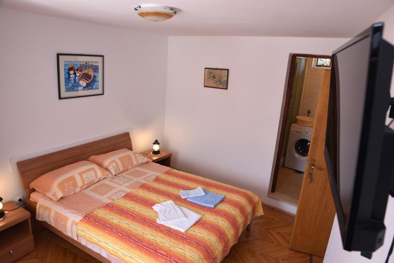 Apartment Anamarija Valun Ngoại thất bức ảnh