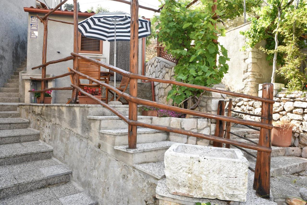 Apartment Anamarija Valun Ngoại thất bức ảnh