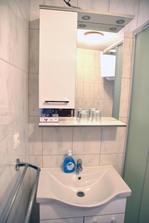 Apartment Anamarija Valun Ngoại thất bức ảnh