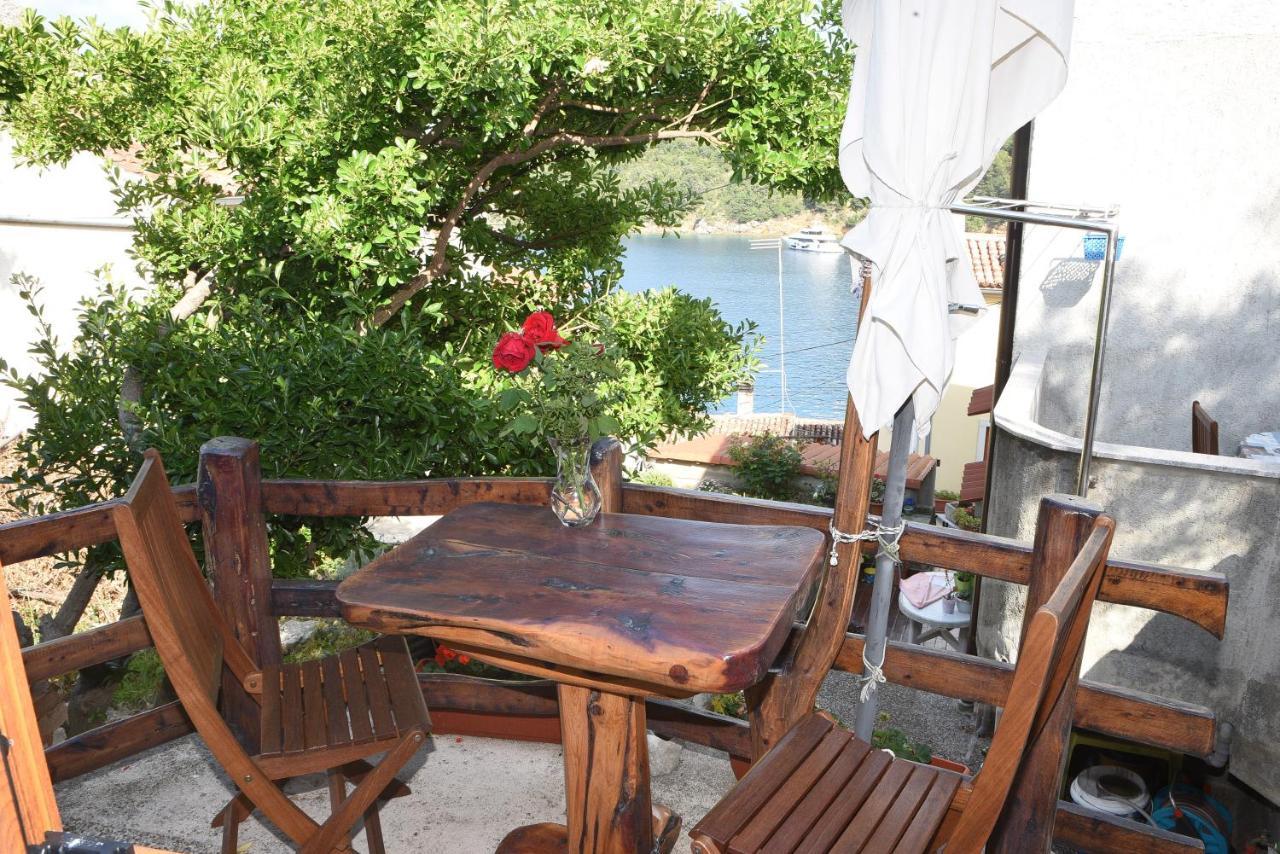 Apartment Anamarija Valun Ngoại thất bức ảnh